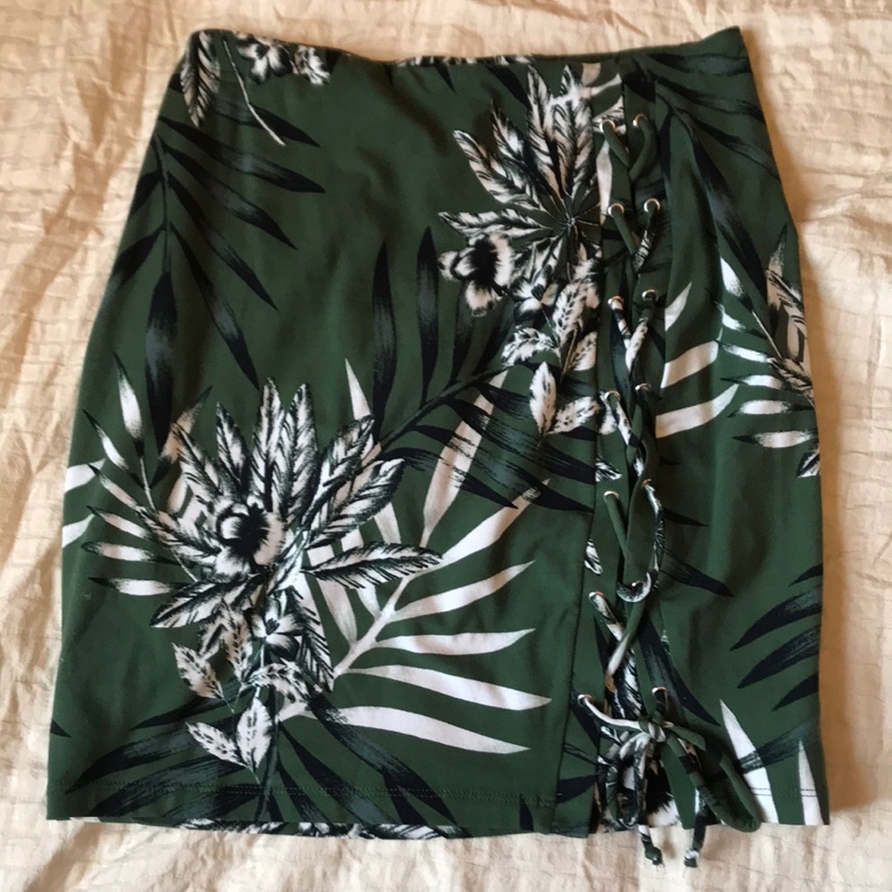 GUESS Mini Skirt - Picture 2 of 4